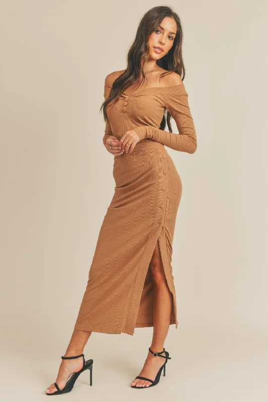Classic Timeless Elegant Style Hot Girl MABLE Button Detail Crop Top and Slit Midi Skirt Set Classic Timeless Elegant Style Hot Girl MABLE Button Detail Crop Top and Slit Midi Skirt Set