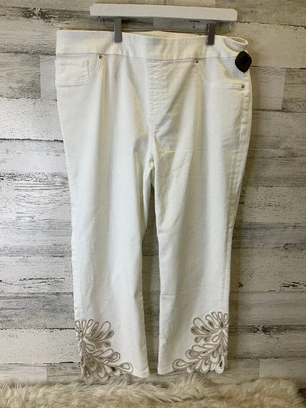 Jeans Cropped By Chicos In White, Size: 16