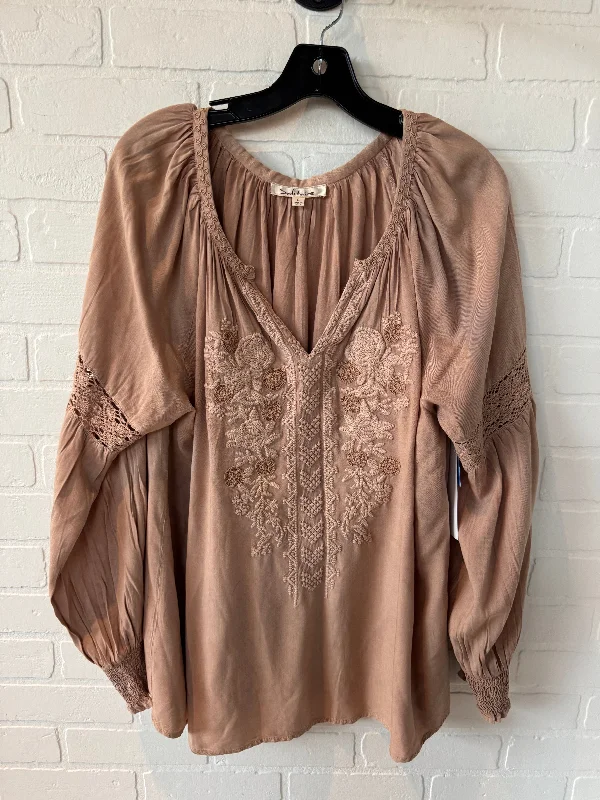 Top Long Sleeve By Solitaire In Tan, Size: L