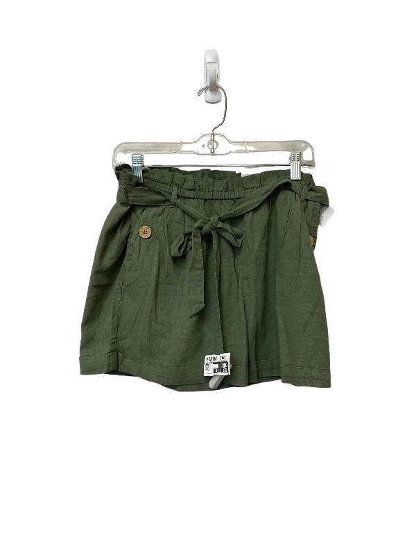 Green Shorts Maurices, Size M