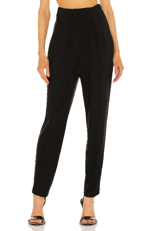 Phyllis Pant In Black